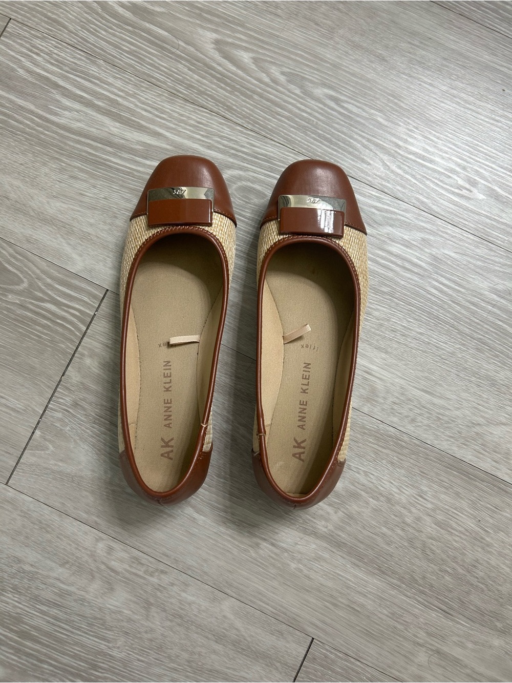 Anne Klein Tan Brown Flats